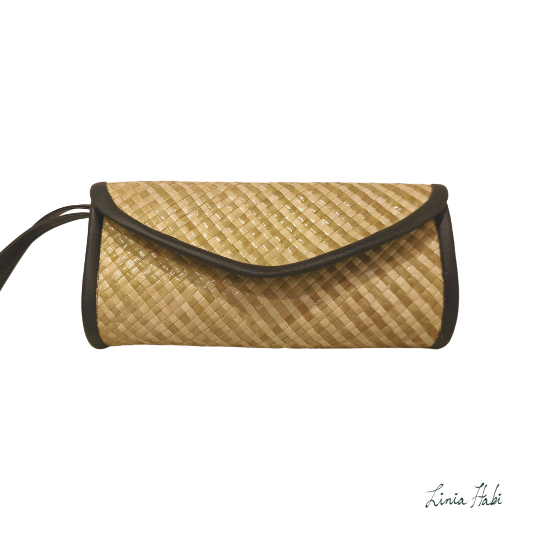 Esther Envelope Purse - Classic