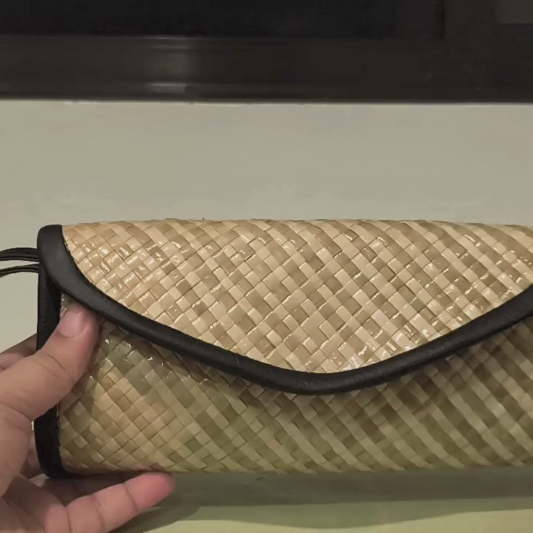 Esther Envelope Purse - Classic